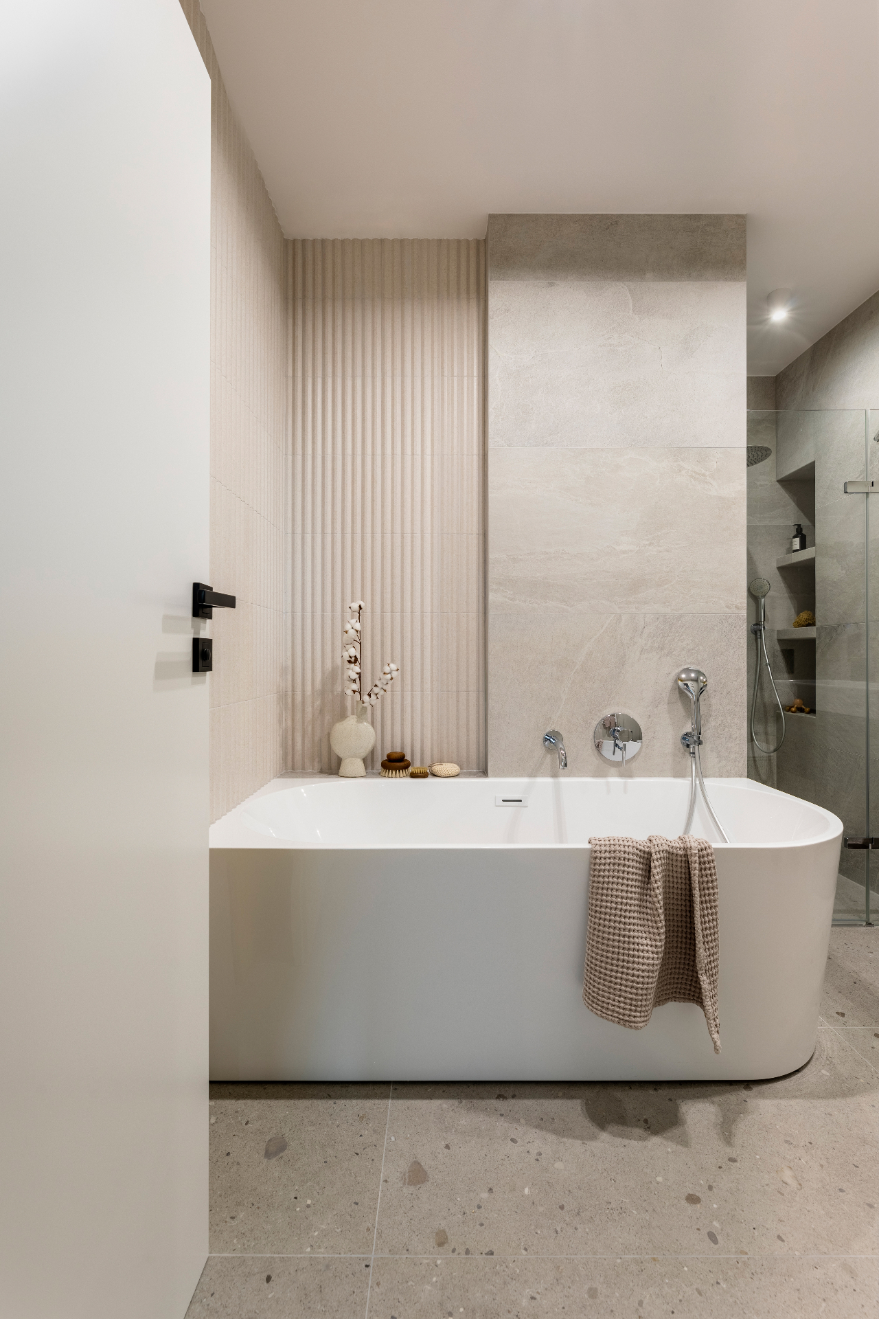 Modern Bright - Exclusieve badkamer project door Goce CDF